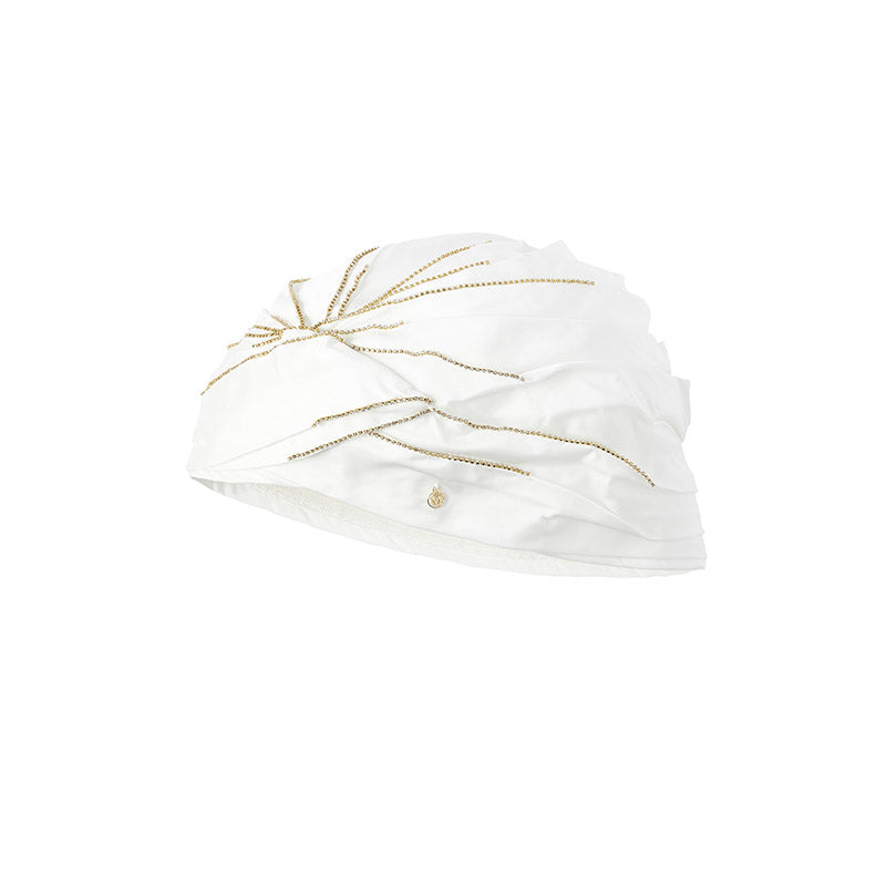 Carrie - turban blanc avec fleur et chaînes.