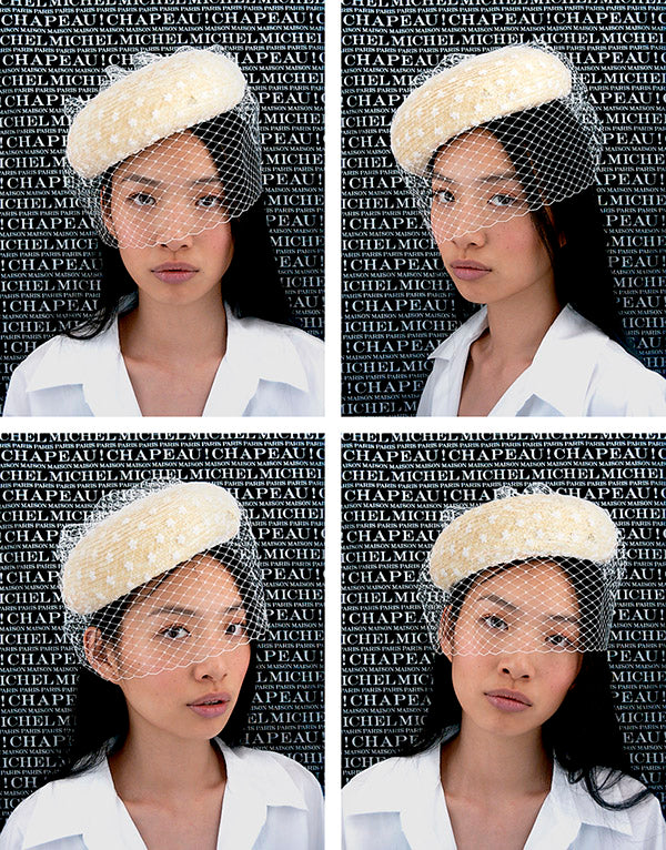 Emily Veil - Béret en paille avec des motifs floraux et un voile