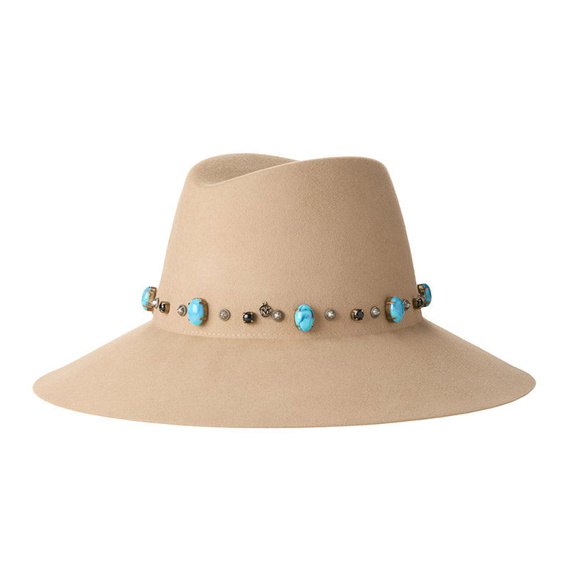 Kate - Fedora en feutre de laine onyx beige orné de pierres et de clous posés à la main.
