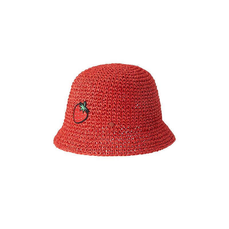 Pablo - Cloche rouge en paille papier crochetée avec un patch fraise.