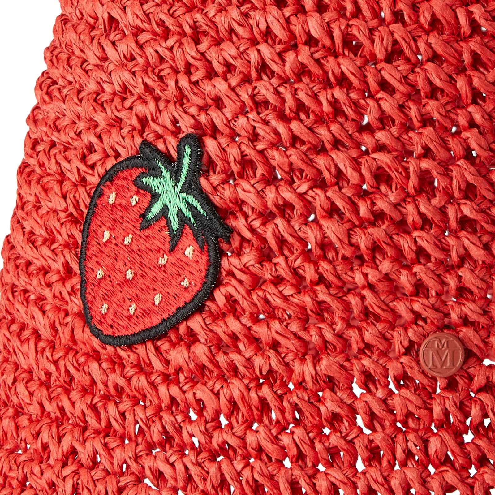 Pablo - Cloche rouge en paille papier crochetée avec un patch fraise.