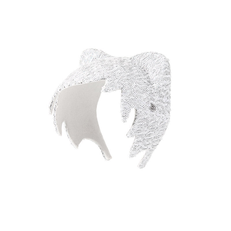 Selina - Serre-tête en tissu à sequins argentés orné d’oreilles de chat fabriquées à la main avec une technique des Métiers d’art, et d’une chaîne de strass.
