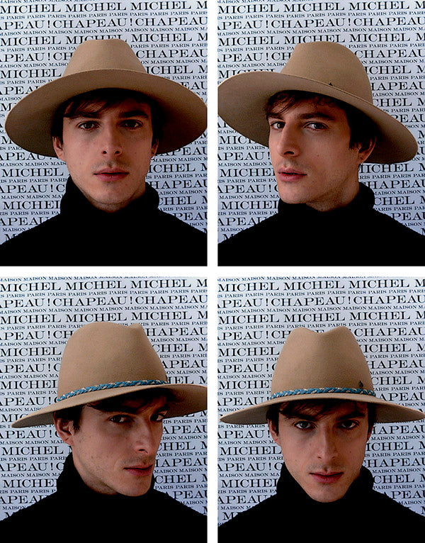 Zango - Fedora en feutre onyx beige orné d’un ruban tressé en denim et en feutre.