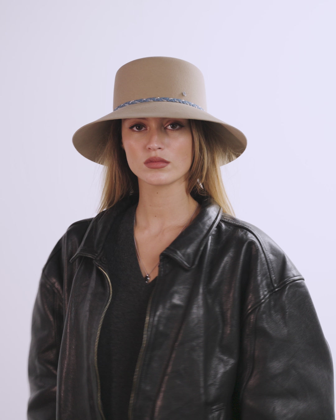 Load video: New Kendall