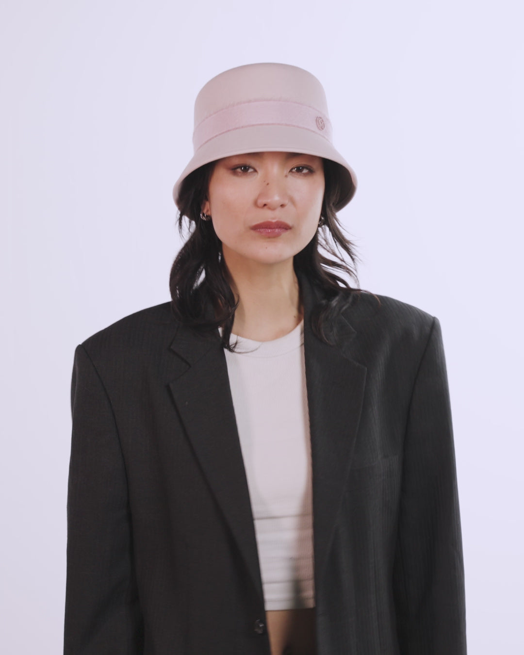 Load video: Mini New Kendall