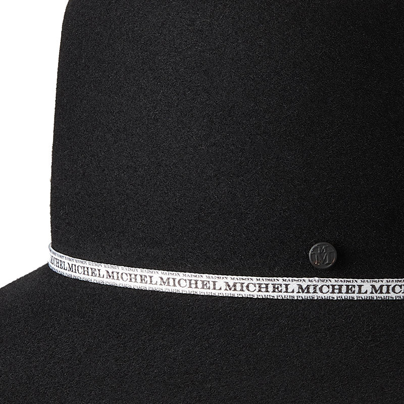New Kendall - chapeau cloche roulable et déperlant en feutre noir.