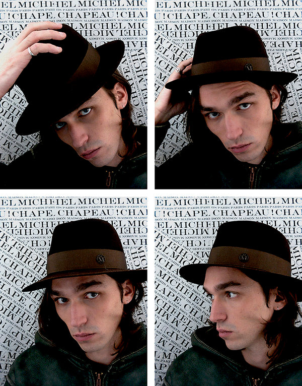 André - Fedora en feutre marron foncé et un gros-grain ton sur ton.