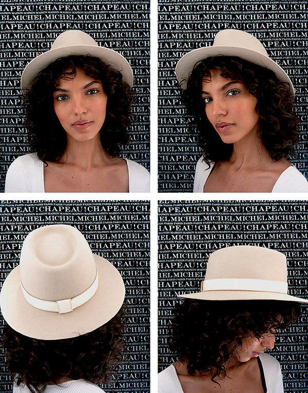 André - Fedora en feutre de laine couleur lin avec une chaîne en or et une ceinture effet cuir ivoire.