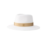 André - Fedora en feutre de laine blanc orné d’un ruban doré.