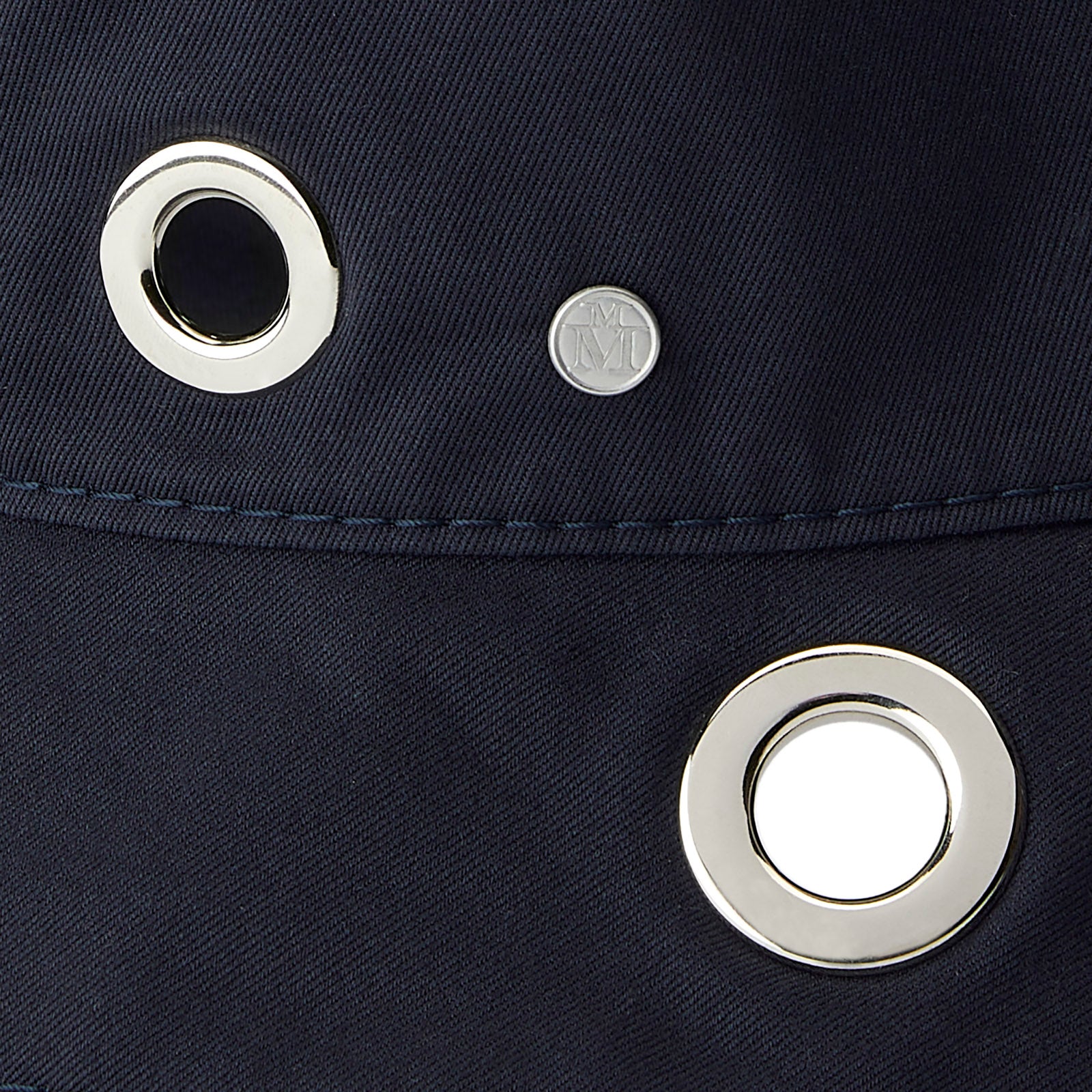 Axel - Bob en coton bleu marine avec des œillets argentés.