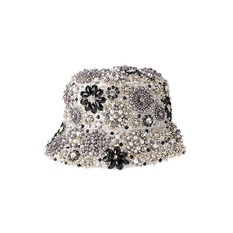 Axel - Bob en tissu avec des perles et strass brodés à la main.