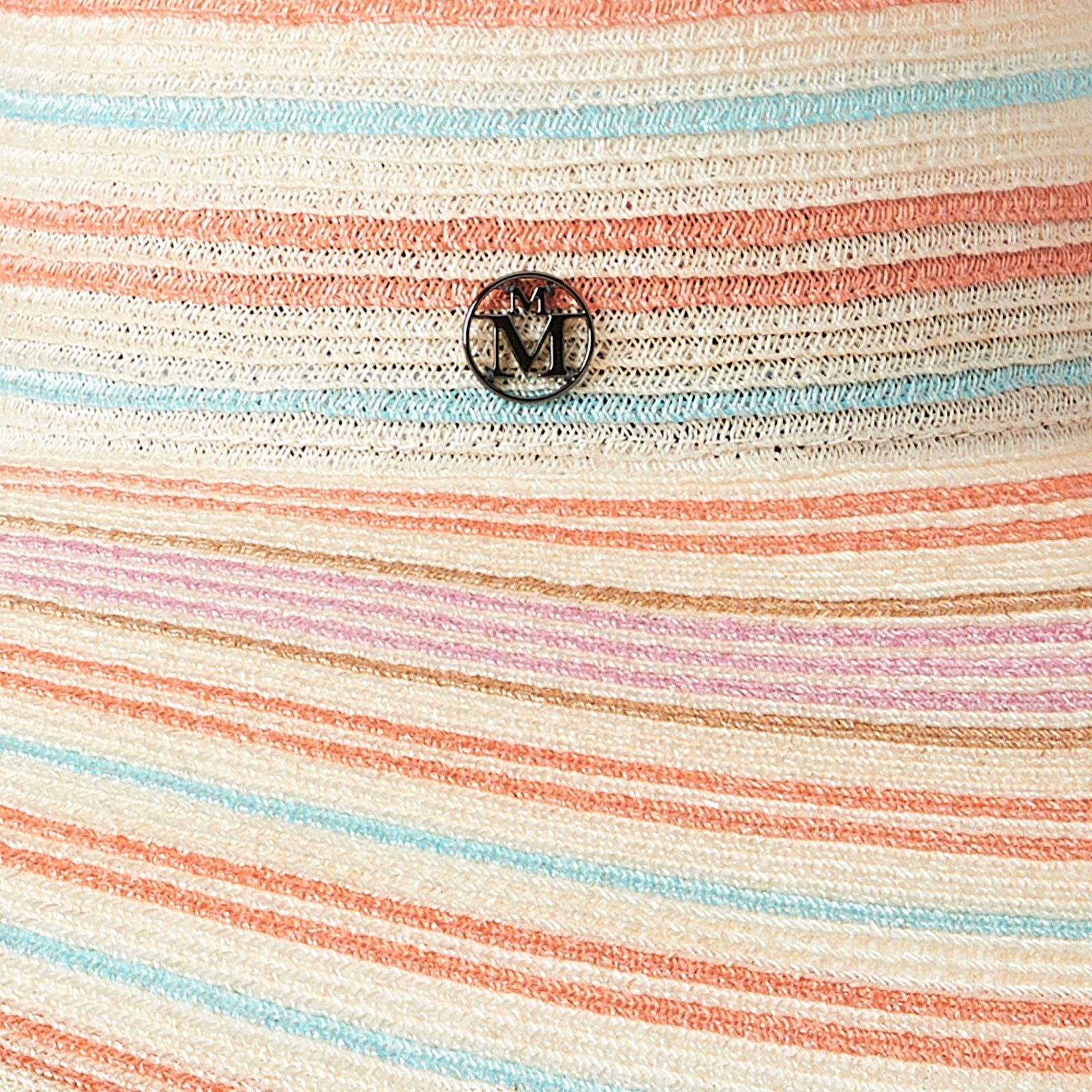 Blanche - Capeline en paille de chanvre multicolore avec un effet rayures.
