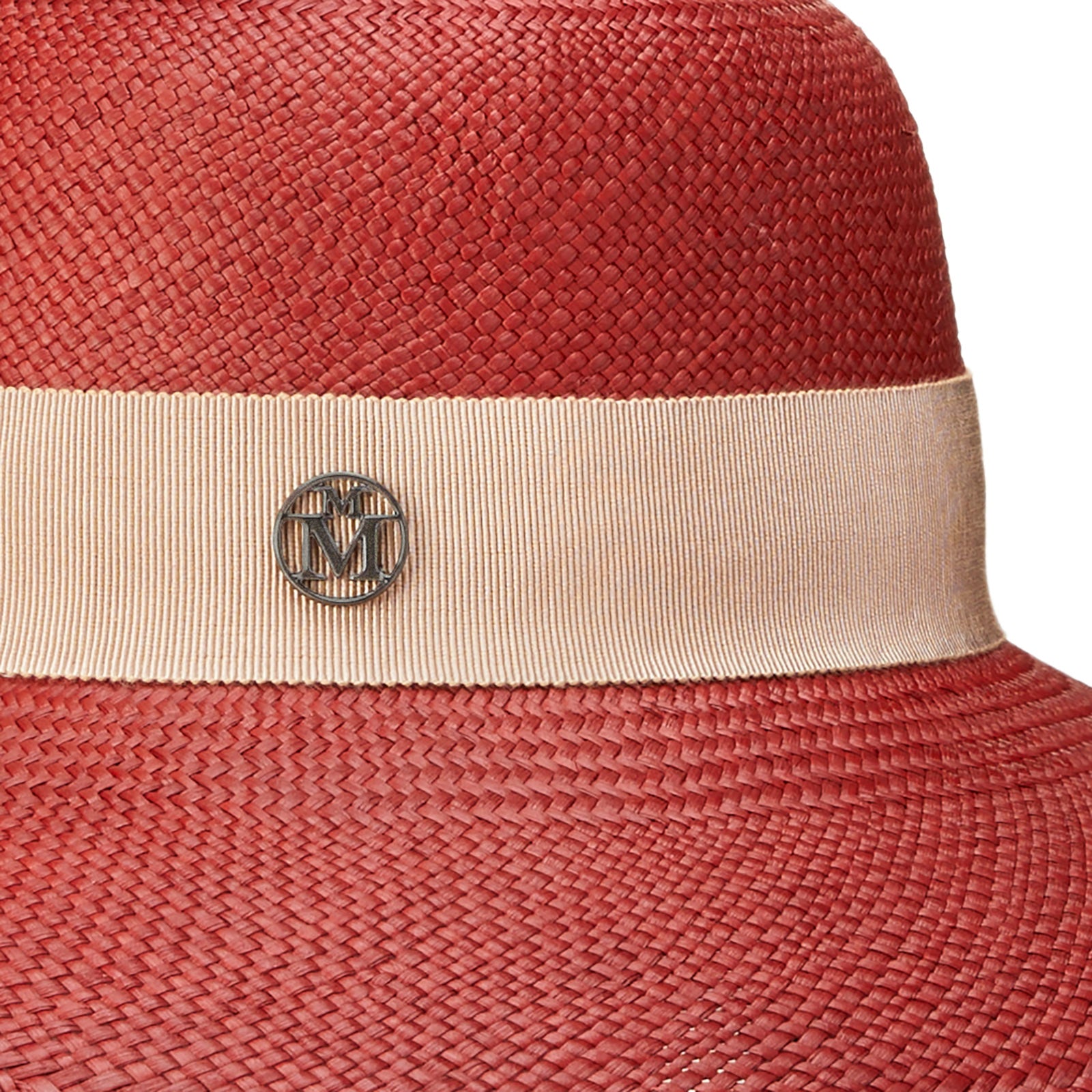 Capeline en paille rouge