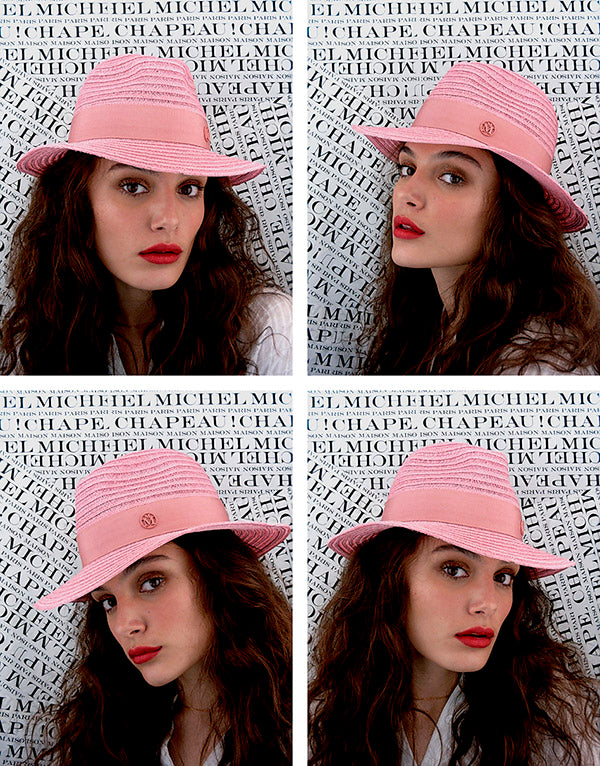 Henrietta - Fedora en paille rose floral avec un ruban ton sur ton.