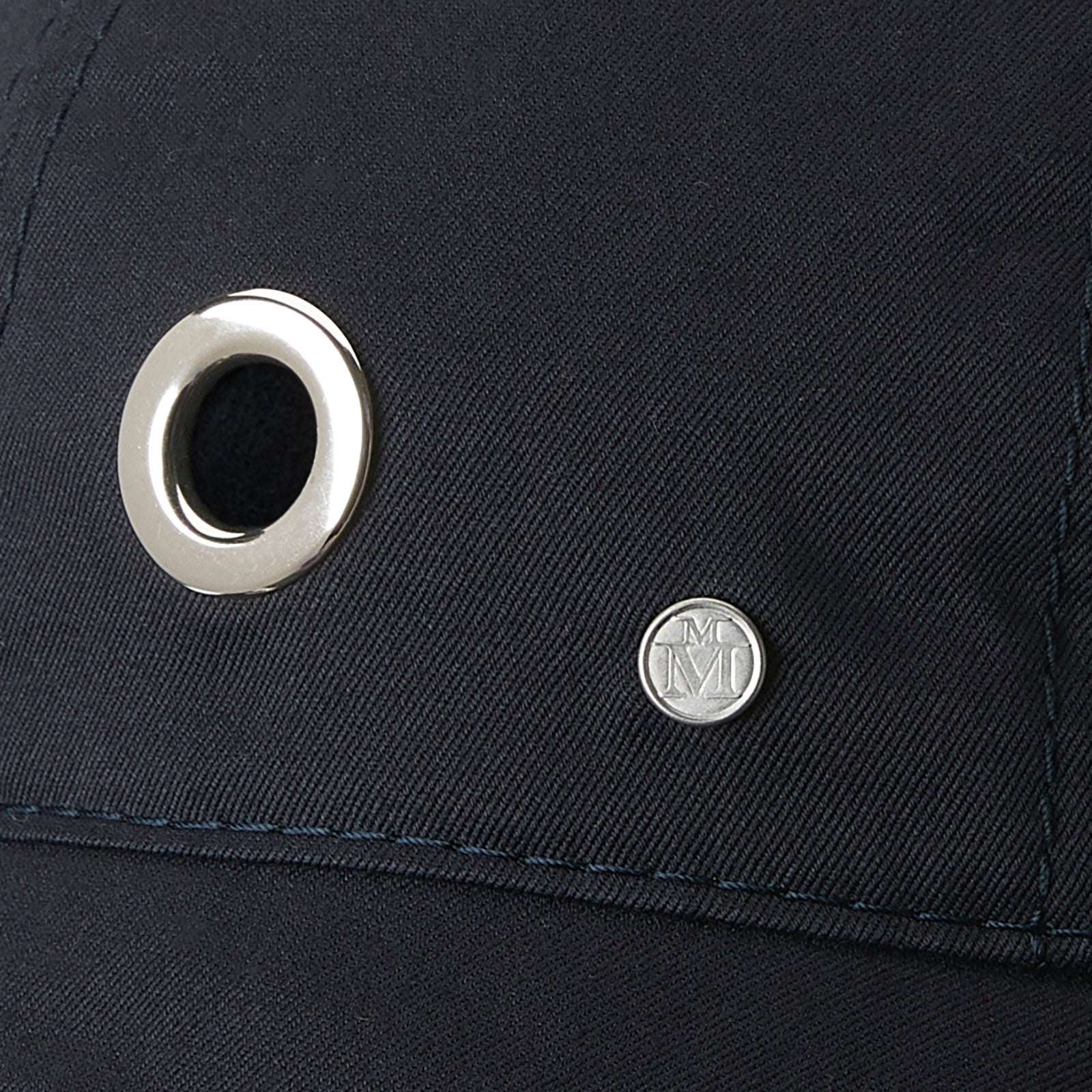 Juliet - Chapeau en coton bleu marine et œillets argentés.