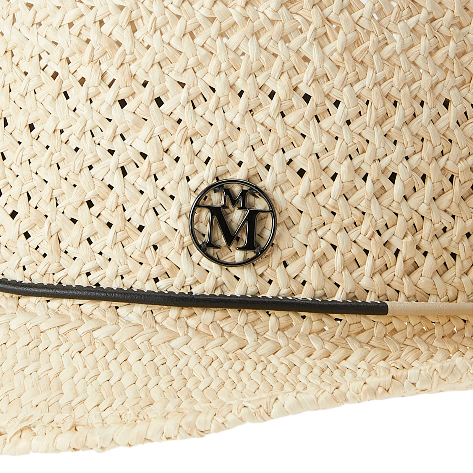Karen - Chapeau trilby en paille avec un lacet en cuir beige et noir.