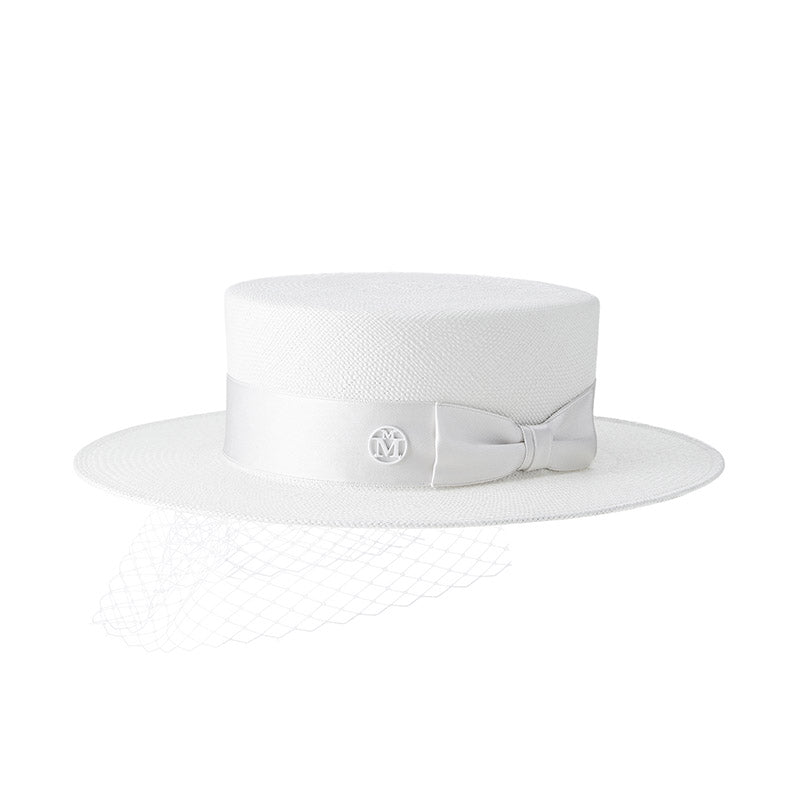 Kiki - canotier blanc avec ruban de satin.
