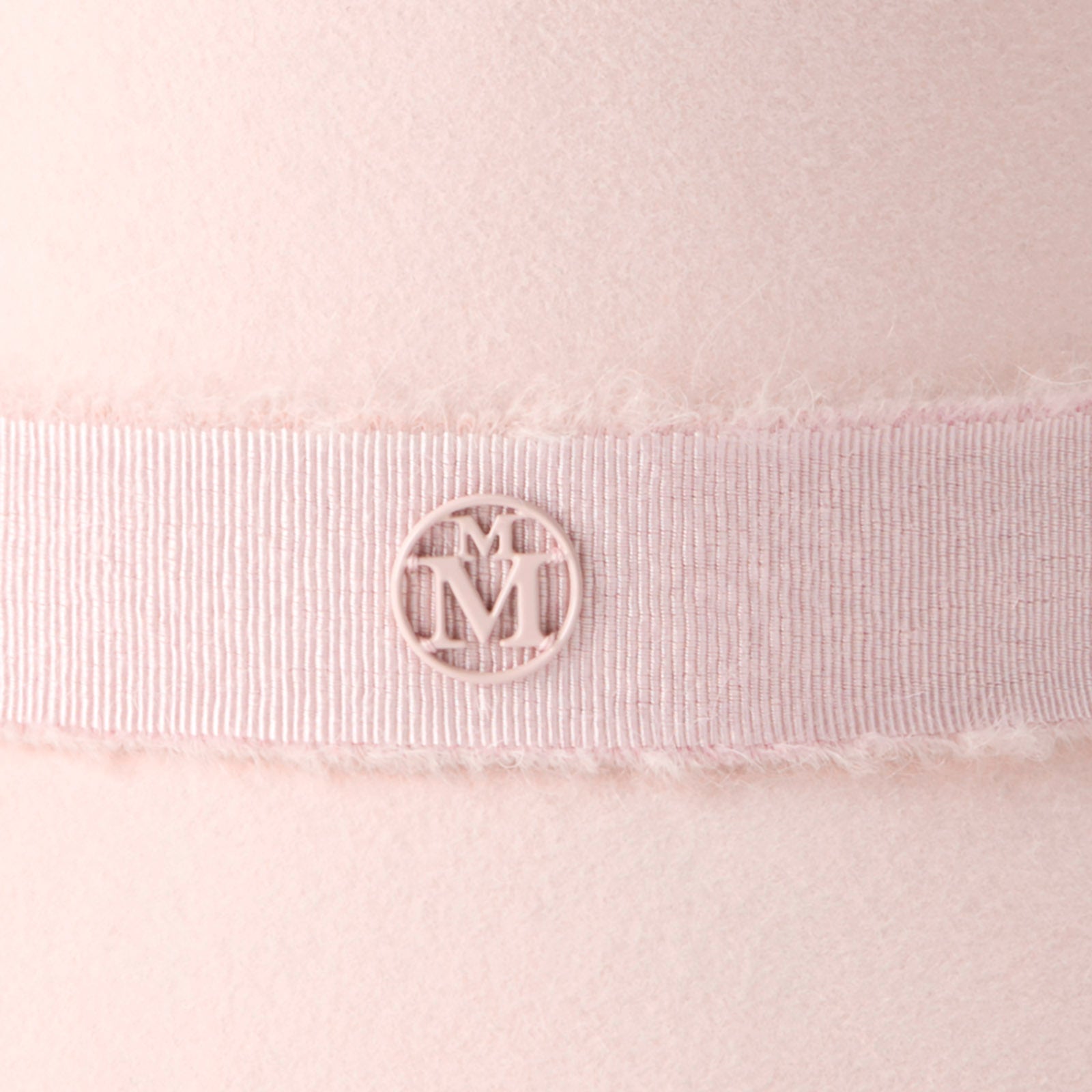 Mini New Kendall - Chapeau cloche en feutre rose orné d’un ruban ton sur ton en mohair.