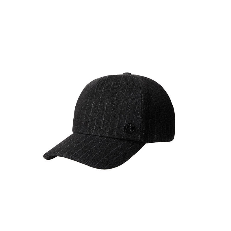 Nao - Casquette en denim noir ornée de rayures lurex.