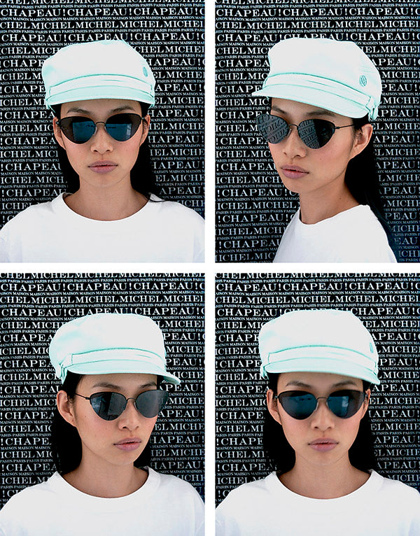 New Abby - Casquette en tissu bleu aquatique et son cordon assorti.