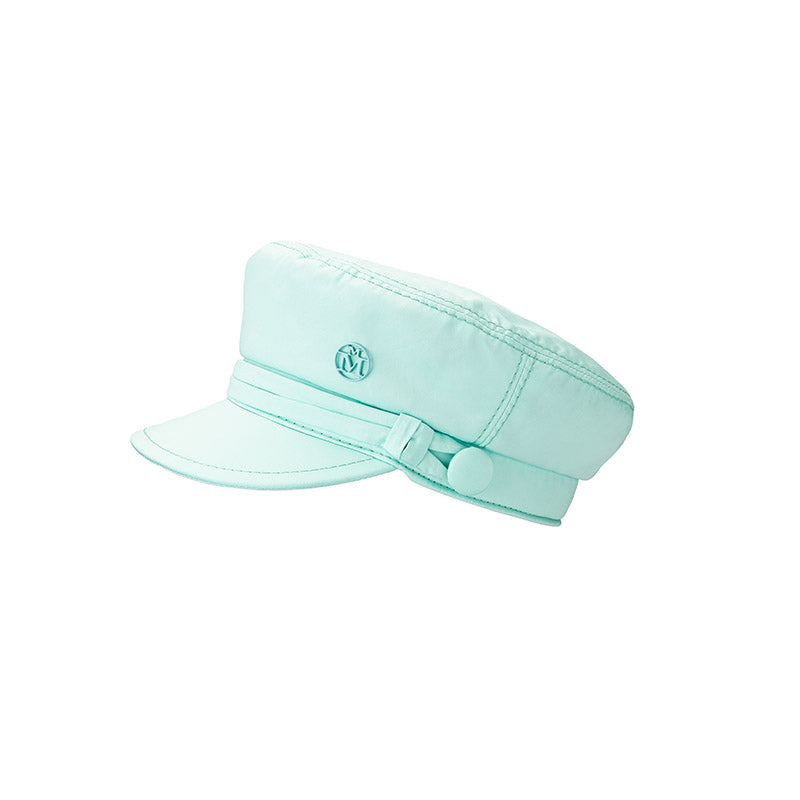 New Abby - Casquette en tissu bleu aquatique et son cordon assorti.