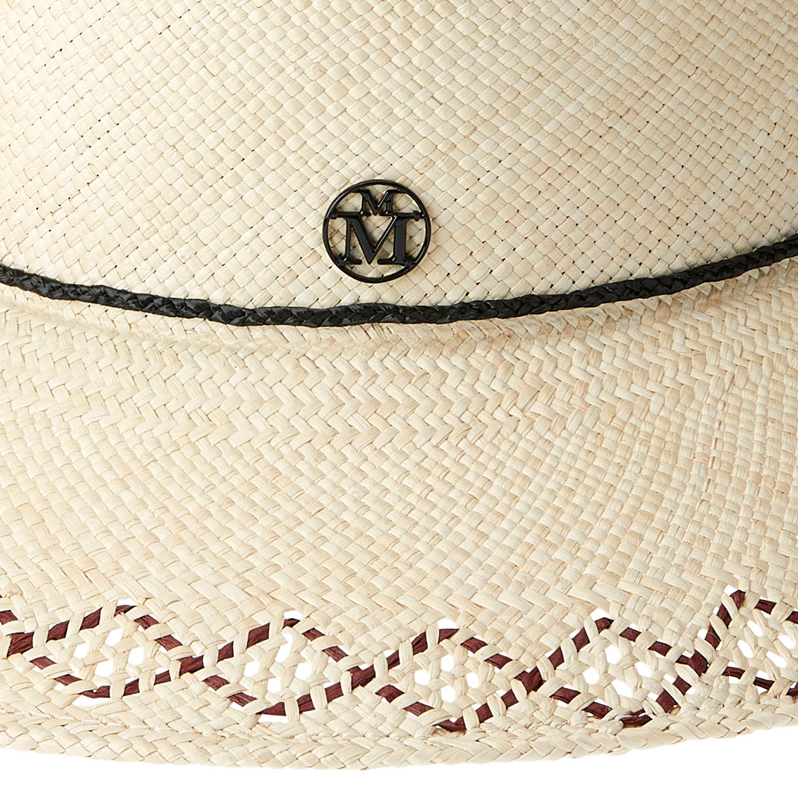 New Liana - Chapeau cloche en paille brisa avec un motif tressé à la main sur les bords.