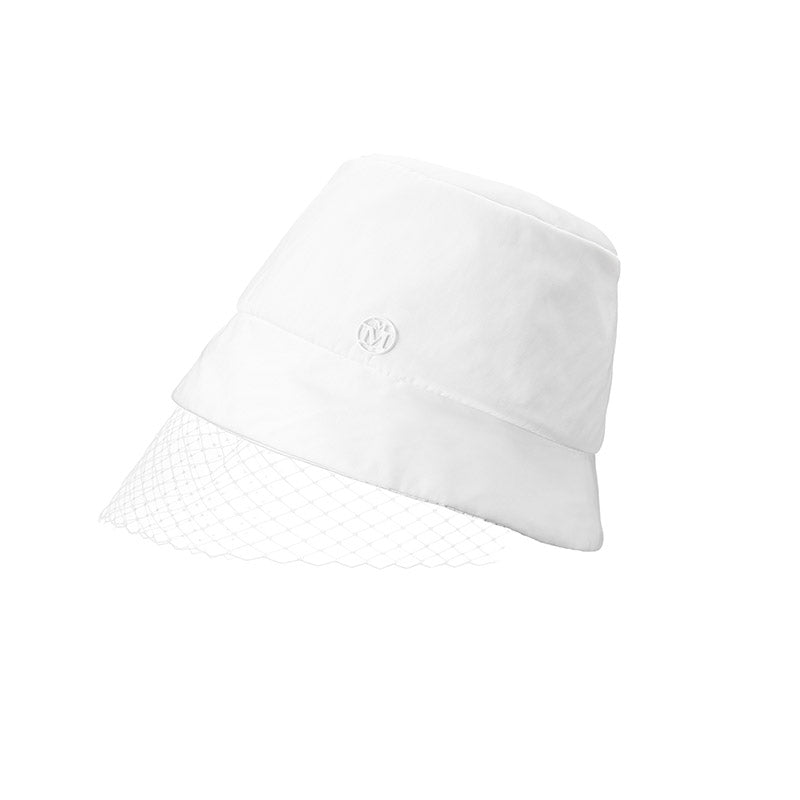 Souna Veil - chapeau bob avec voile délicat.