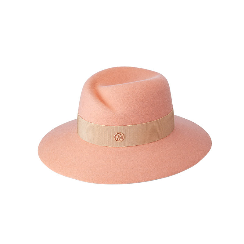 Virginie - Fedora en feutre pêche avec un gros grain assorti.