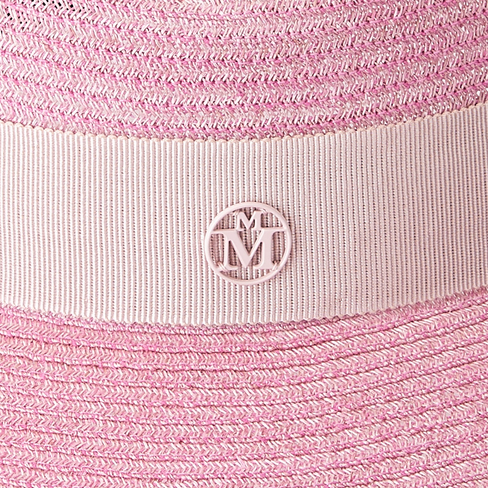 Virginie - Fedora en paille bubblegum avec un gros grain assorti.