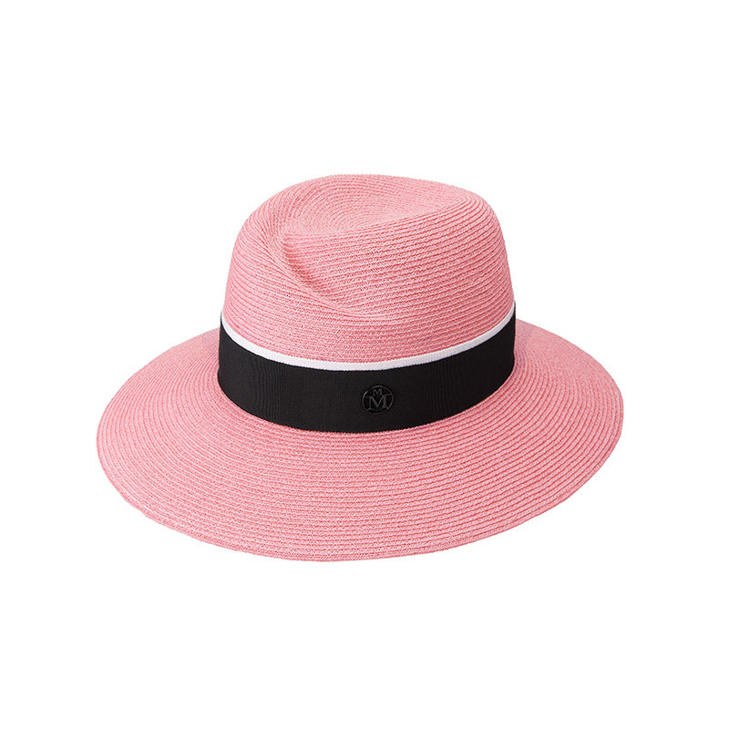 Virginie - Capsule d'été. Fedora en paille rose floral avec un ruban noir et blanc.