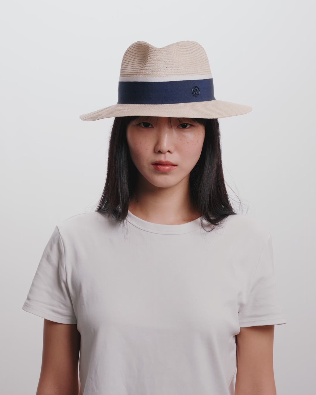 Charger la vidéo : Henrietta