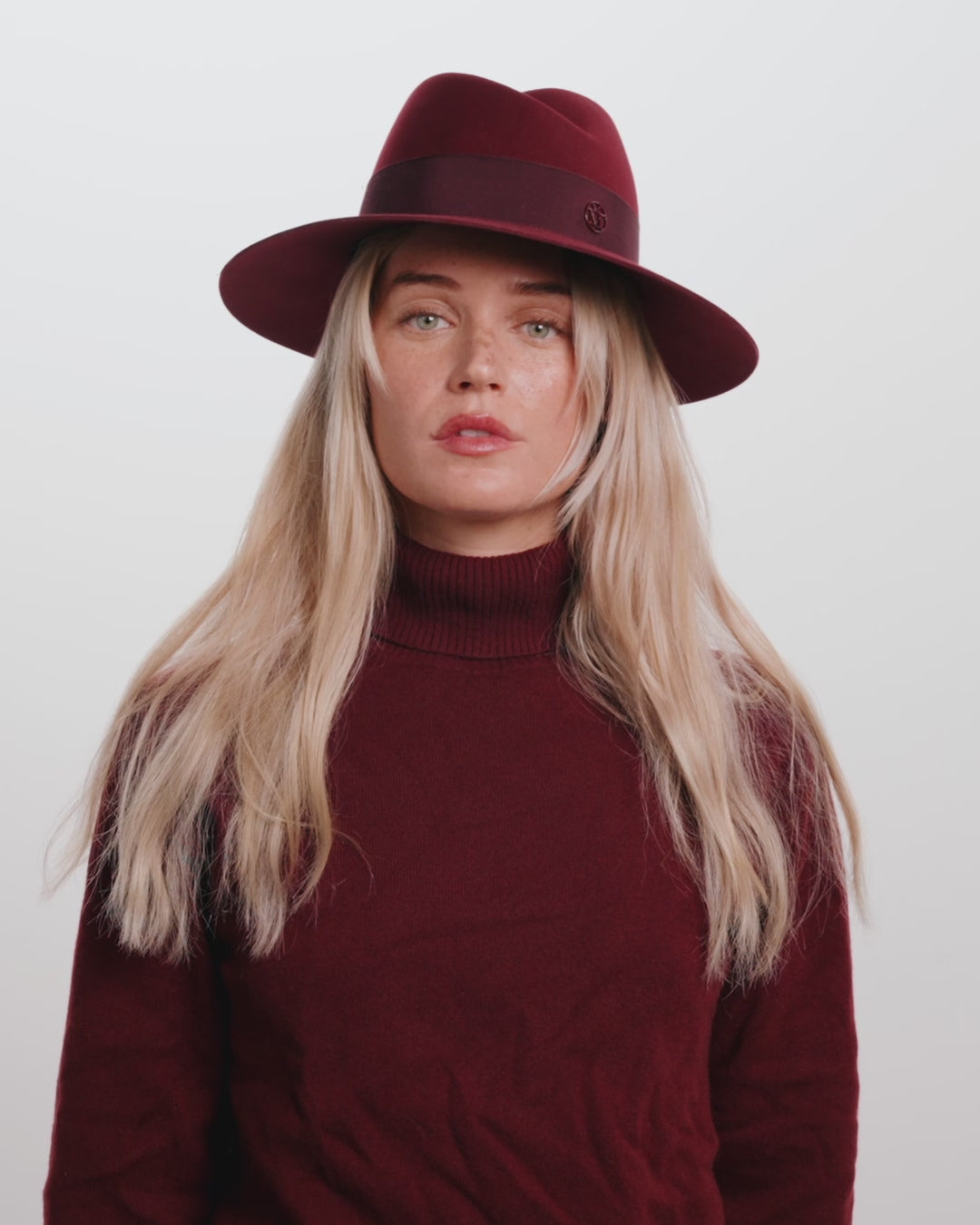 Load video: Virginie