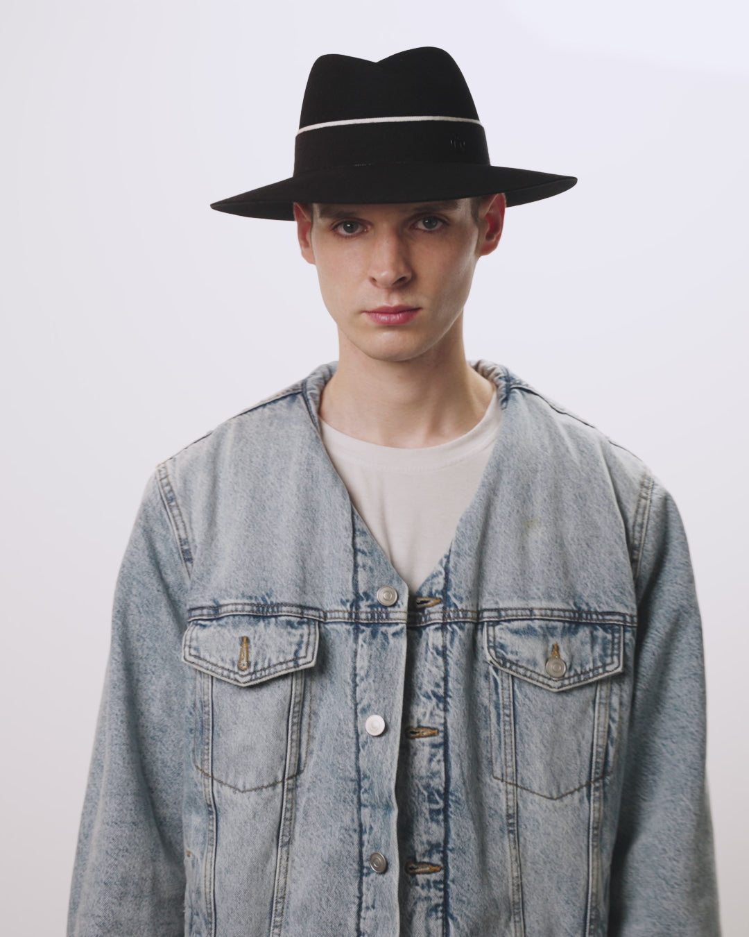 Load video: Virginie