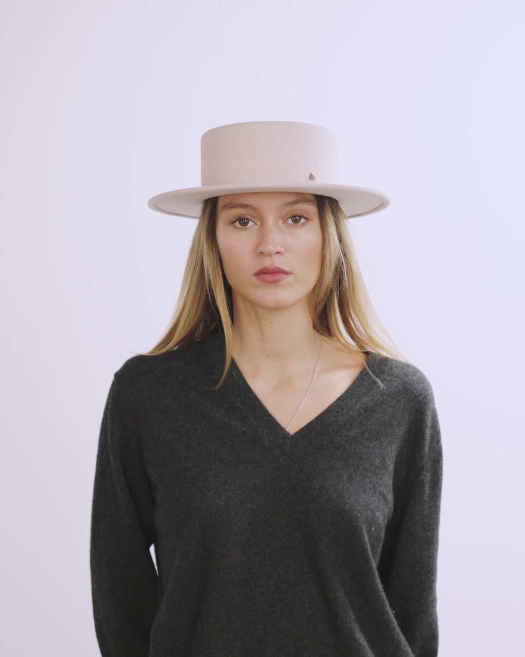 Load video: Kiki