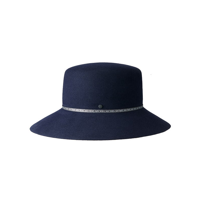 Rollable water-repellent cloche hat in navy rabbit felt