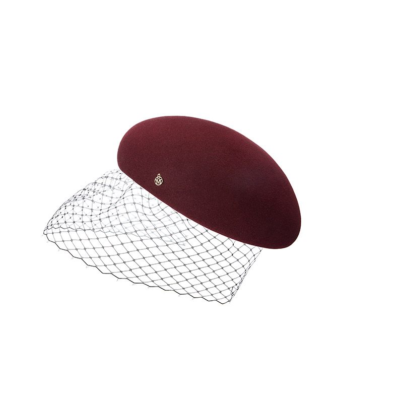 Beret in burgundy felt with a satin ribbon