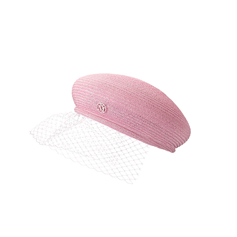 Beret made of bubblegum straw with a tone-on-tone veil