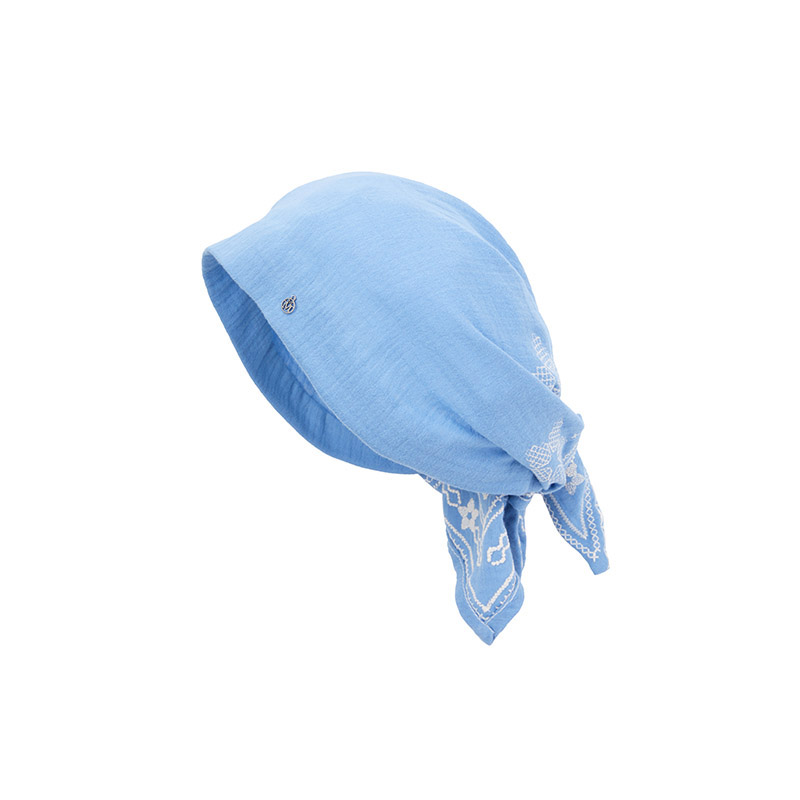 Turban in blue cotton gaze with white embroideries