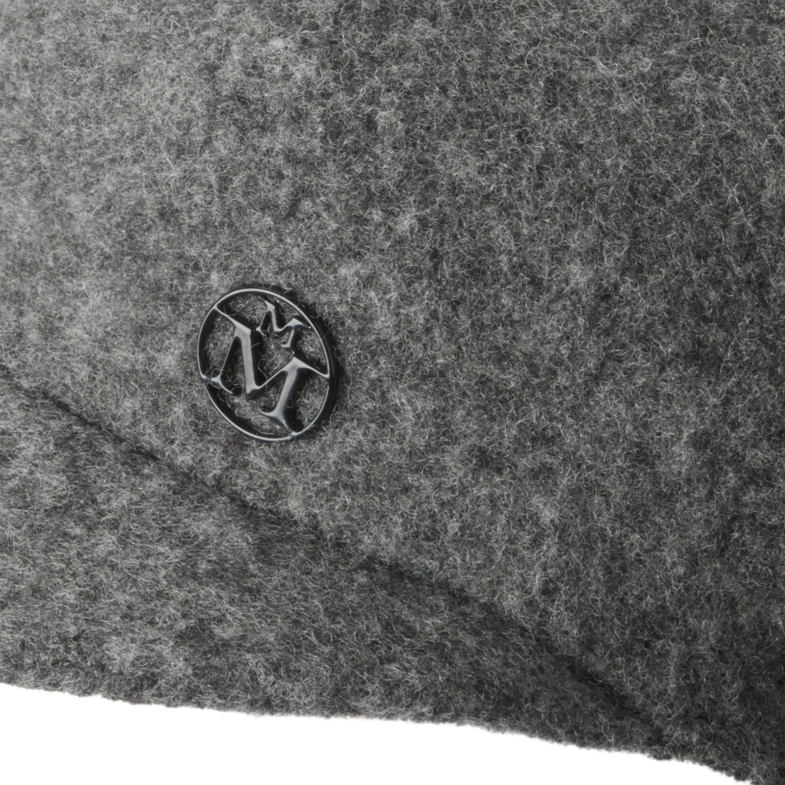 Cap in grey felted wool